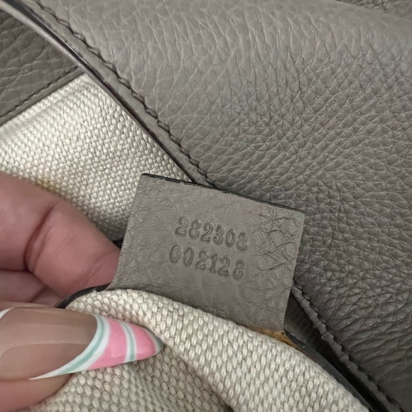 BNWT- Authentic Gucci large soho. Gray. - Picture 3 of 11